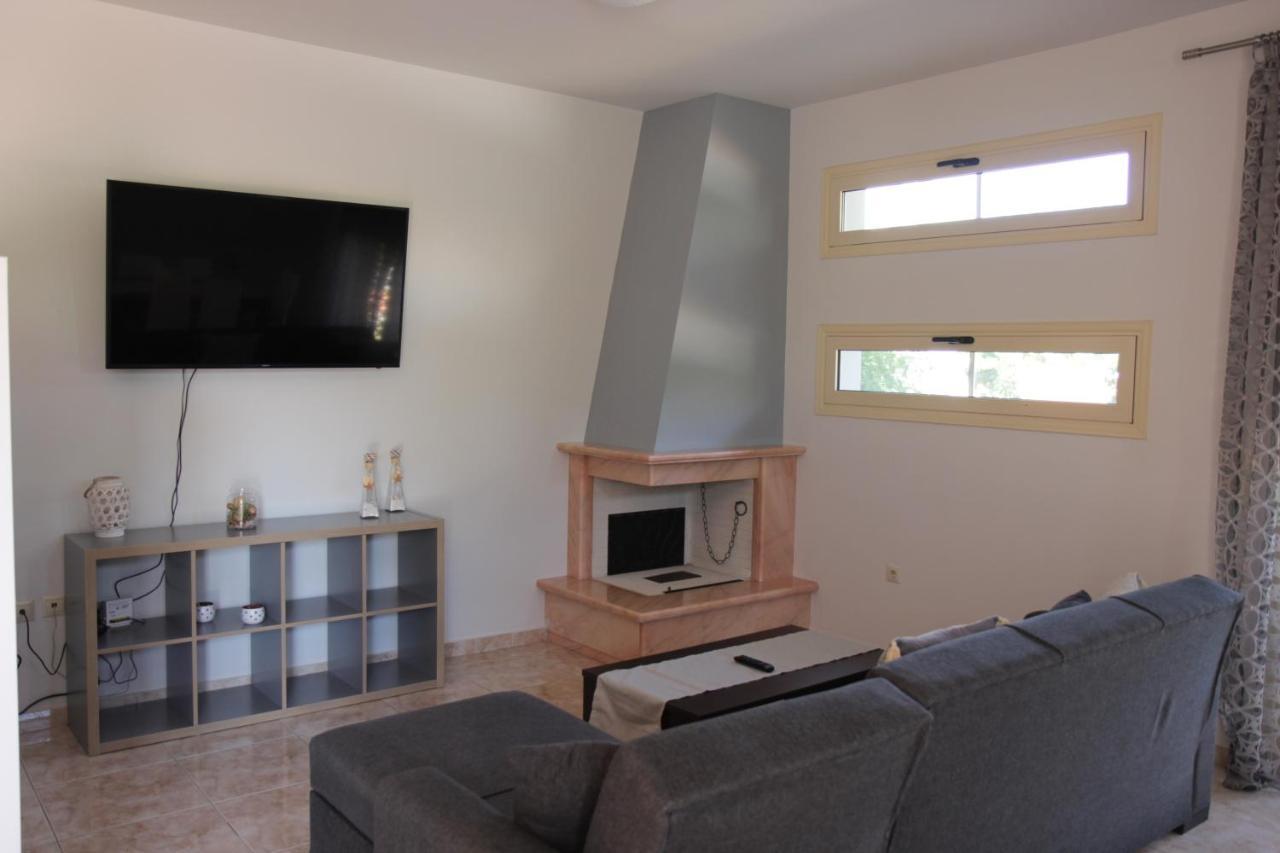 Platoni Elite Villas เอียลิซอส ภายนอก รูปภาพ